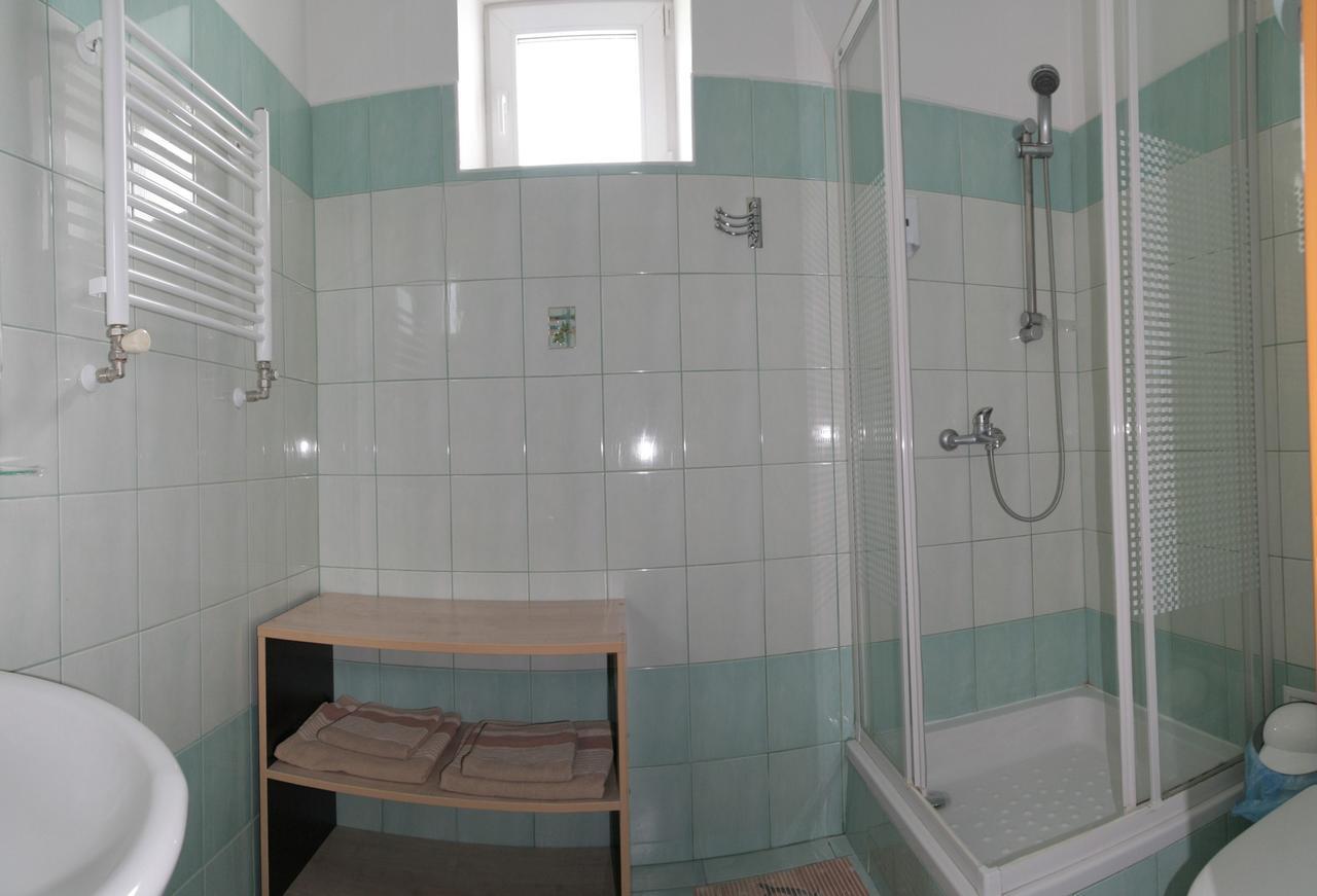 Karpaty Viking Motel Nizhneye Sinevidnoye Rom bilde